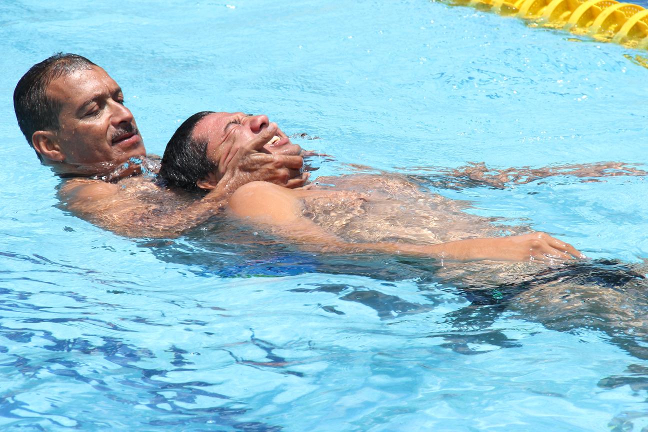 prese di salvamento in acqua